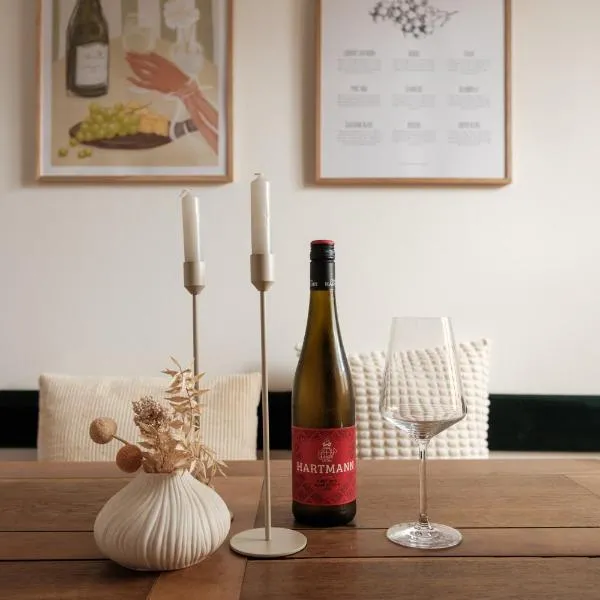 Rheinchalet - Boutique Apartments an der Weinstraße I Für Genießer, Weinliebhaber & Entdecker, hotel a Neustadt an der Weinstraße