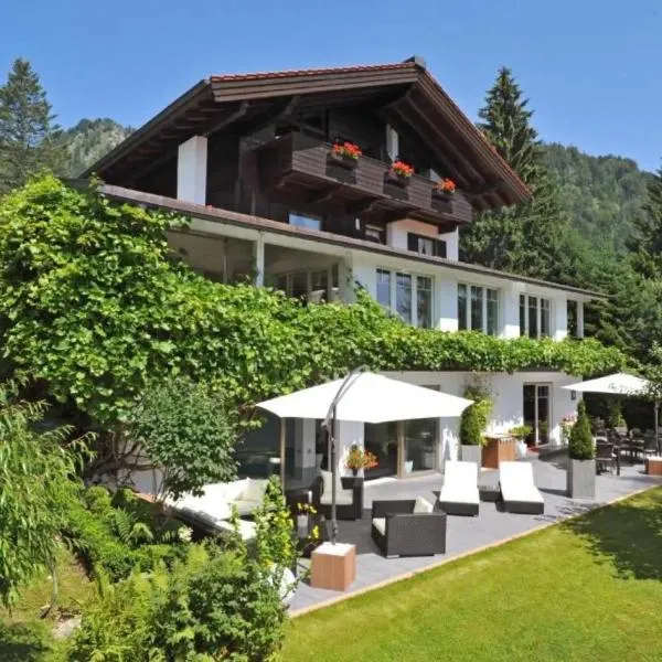 Gästehaus Tanneck mit Hallenbad – hotel w mieście Reit im Winkl