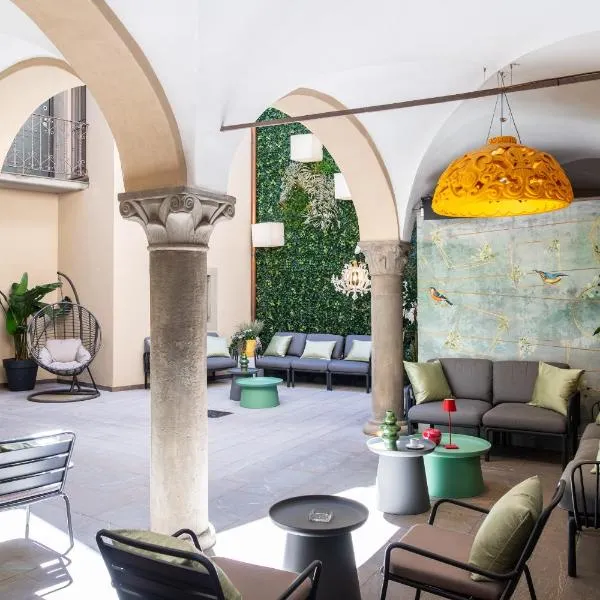 REGO APARTMENTS - Boutique Aparthotel with some off-site apartments in a Charming Historic District close to Upper Town, hotel u Bergamu