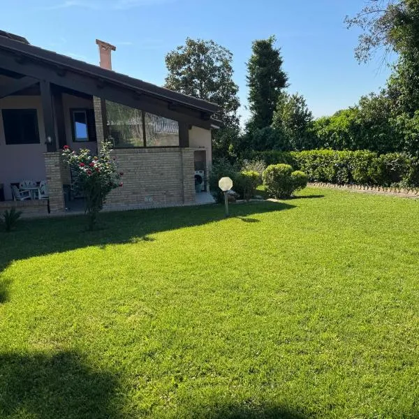 Villa Annita vista mare 350 mt dalla spiaggia, hotel Numanában
