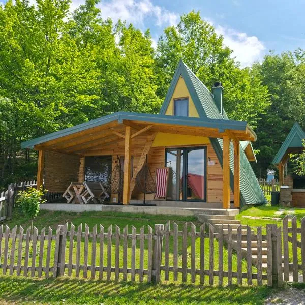 Honeywood Cabin II with Private Spa, hotel a Bijelo Polje