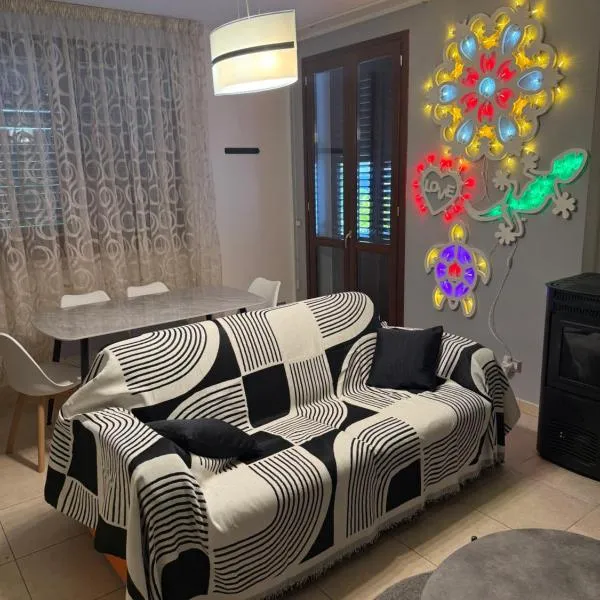 Illumina House 2, hotelli kohteessa Giurdignano