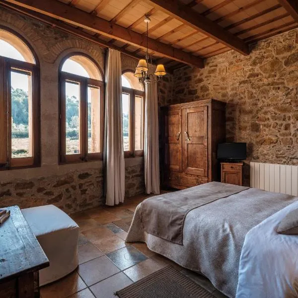 Can Barnosell - Els Masos d'en Coll, hotel v destinaci Llaviá