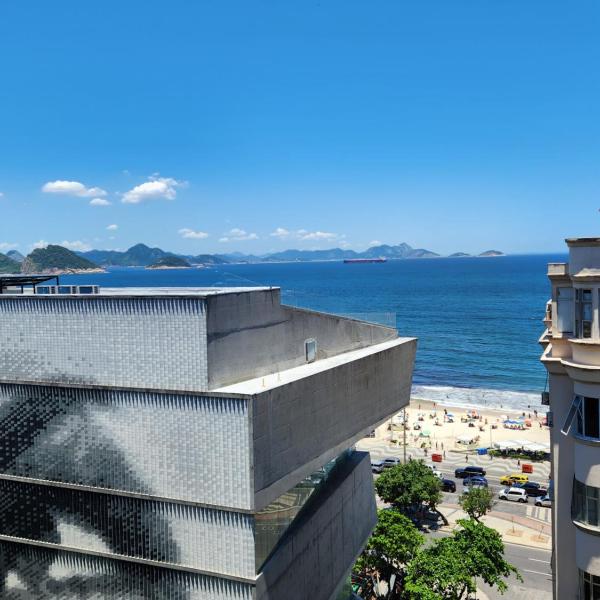 Apartamento - 50 metros da Praia de Copacabana