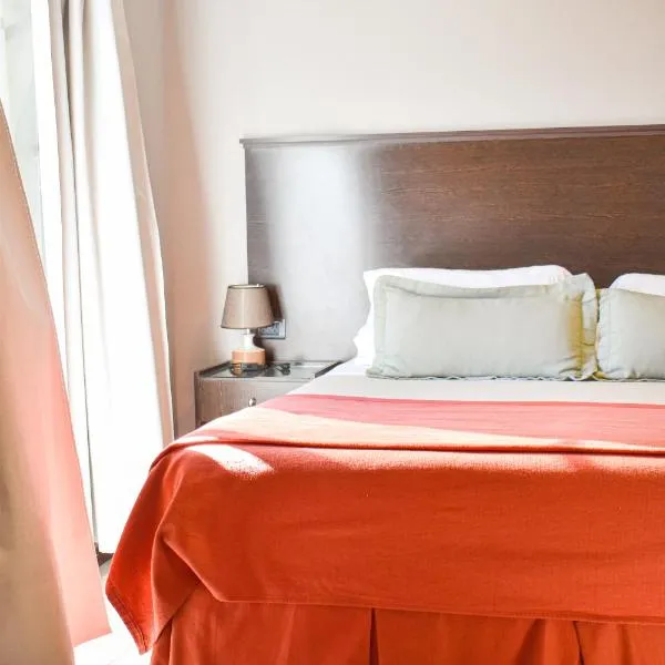 Demetrio Hotel Apart، فندق في أولافاريا