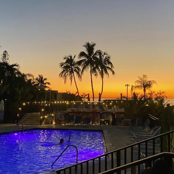 Moon Bay Condo, Paradise Found! Heated pool, boat slip, resort amenities and concierge services available!, ξενοδοχείο σε Key Largo