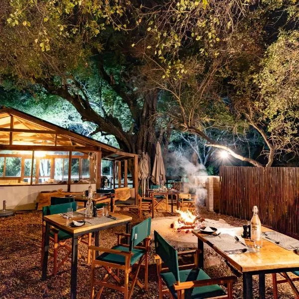 Ndzhaka Tented Camp, hotel a Manyeleti Game Reserve
