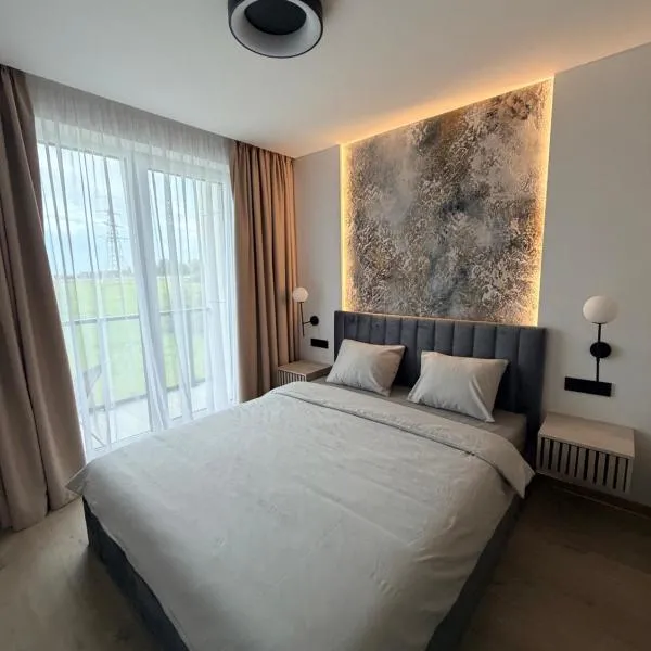 Viesnīca New Apartment with Private Parking , 10 Min Drive to Beach & Self Check-in Klaipēdā