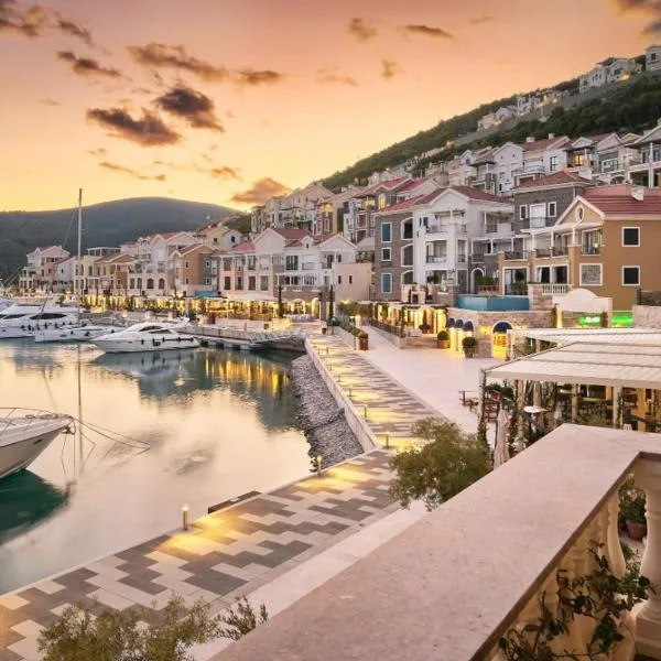 Lux Studio Lustica Bay and Car, hôtel à Luštica