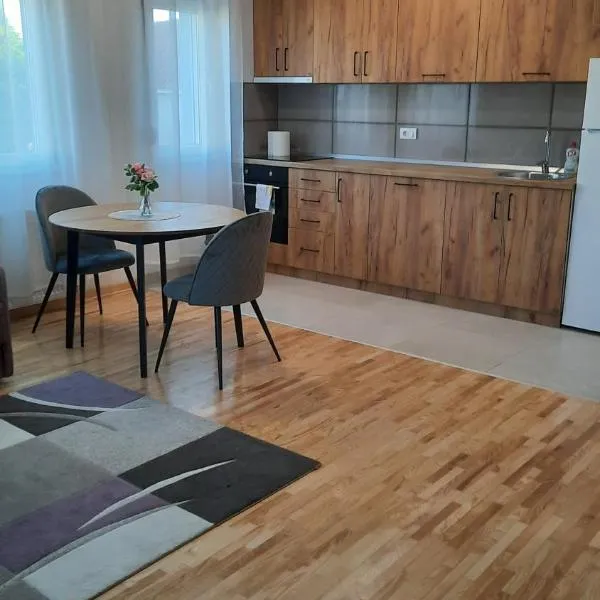 Apartman Sanja Ledine, hotell i Ledine
