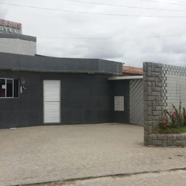 Dreams motel