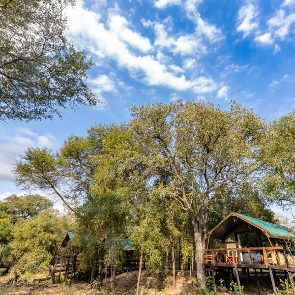 Ndzhaka Tented Camp, hotel em Reserva Manyeleti
