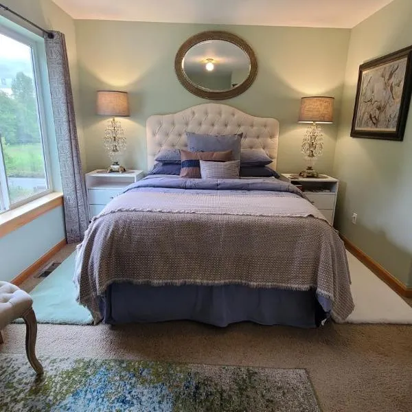Viesnīca Mt Rainier Way Bedroom with Private Full Bath pilsētā Eatonville