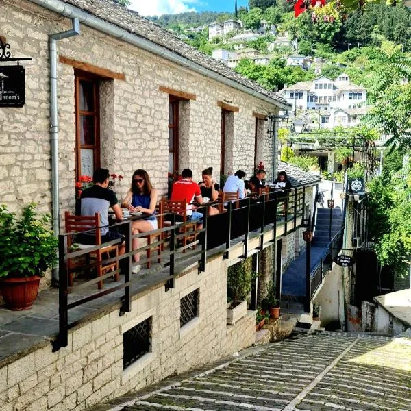 Corner 4 rooms, hotelli kohteessa Gjirokastër