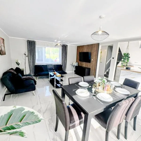 Viesnīca Home, but Better - Up to 11 Guests - Family & Contractor Stay pilsētā Ormesby