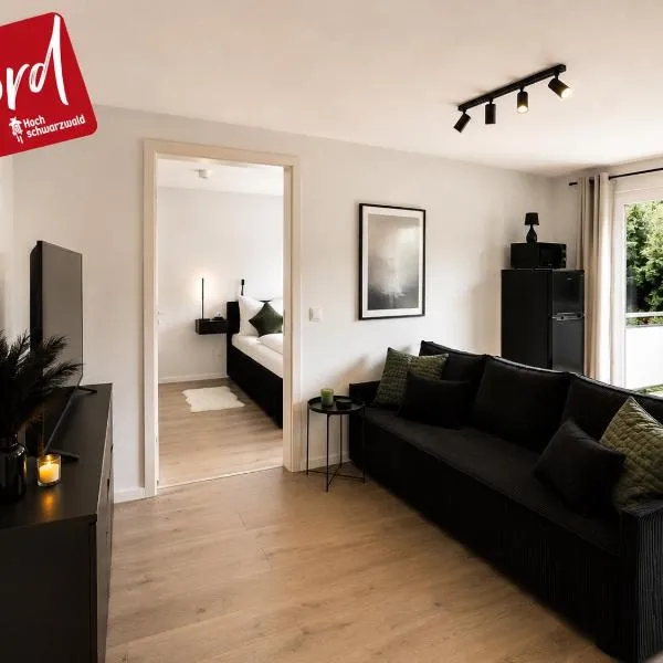 Design Apartment 5 am Titisee mit Kamin, E-Ladestation, Balkon, Top Lage, hotel in Titisee-Neustadt