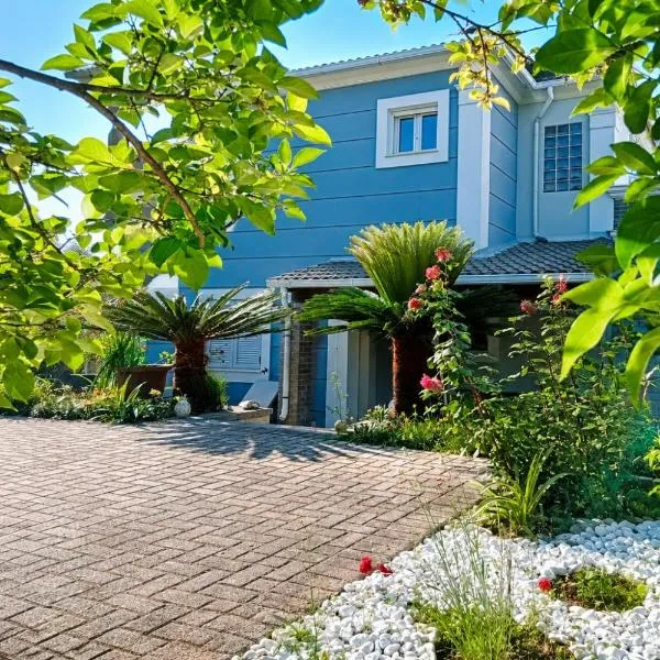 Villa Nirvana - Sea View Maisonette in Roda, Offering Tranquility and Comfort on the Enchanting Northern Coast of Corfu, hotel i Litherés