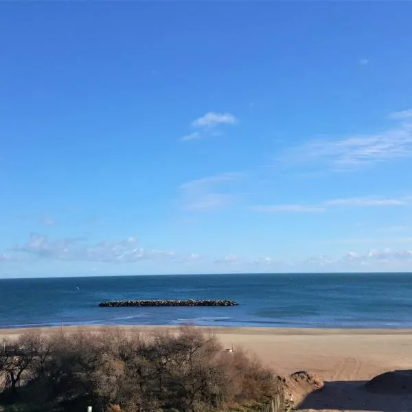 L'Escale Vue Mer - Valras Plage, hotel v destinaci Valras-Plage