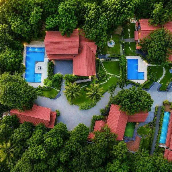Athirapilly Fernvalley Resort, hotel u gradu Athirappilly