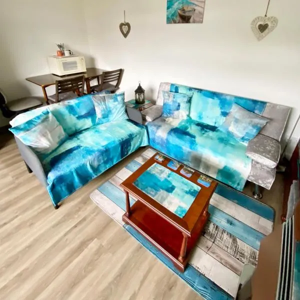 2 bedrooms in a house with free parking, viešbutis mieste Dalkitas