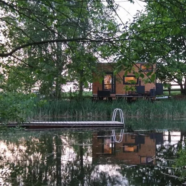 Tiny House am Naturteich mit Terrasse & Kamin - für bis zu 5 Personen - Für Kurzentschlossene, Hotel in Großharthau