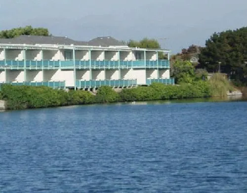 Coral Reef Inn & Condo Suites, khách sạn ở Alameda