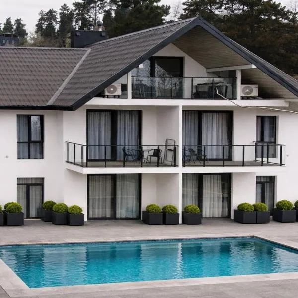 WHITE HORTENZIA Guesthouse, hotel din Batumi