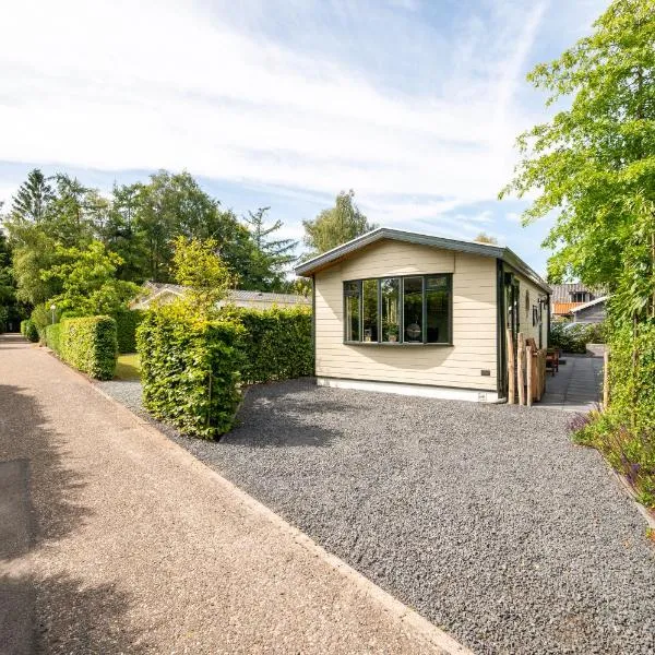 Chalet De Eik, sfeervol chalet met tuin, op de Veluwe, ξενοδοχείο σε Putten