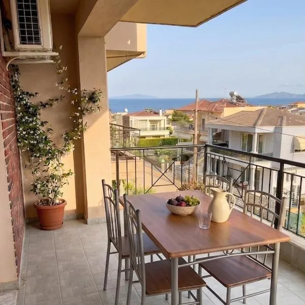 Large 4BR House in Nea Fokaia, near Sani & Beach, готель у місті Неа-Фокеа