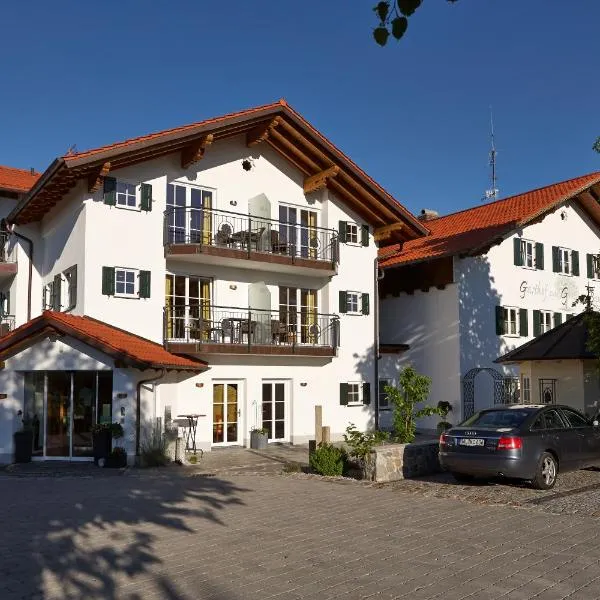 Landhotel Grüner Baum, hótel í Waal