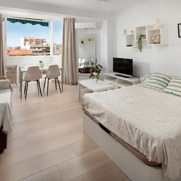 Sol y breeze, Hotel in Torre del Mar