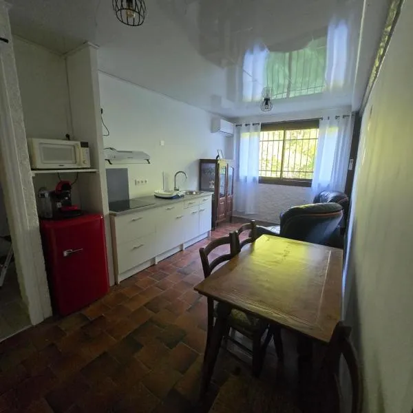 la roussette – hotel w mieście Prats-de-Mollo-la-Preste