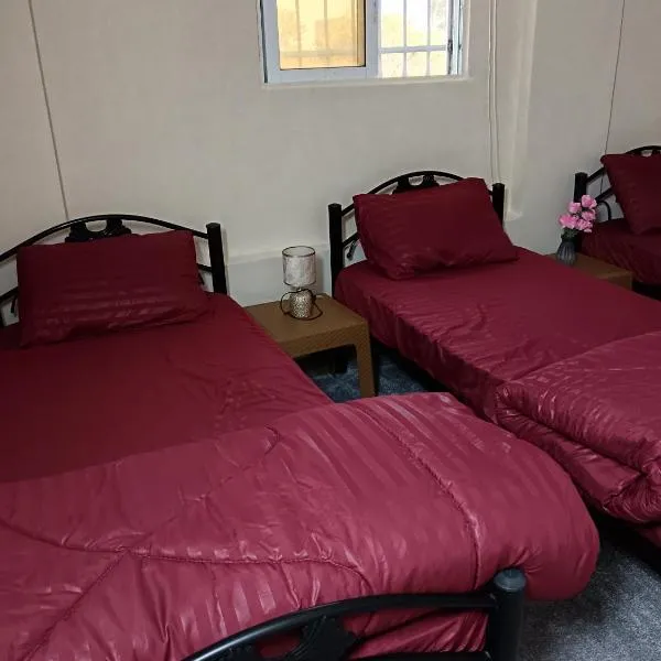 Rousan House, hotel i Umm Qays