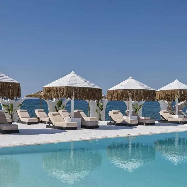 Pounda Resort Paros, a member of Radisson Individuals、Poundaのホテル