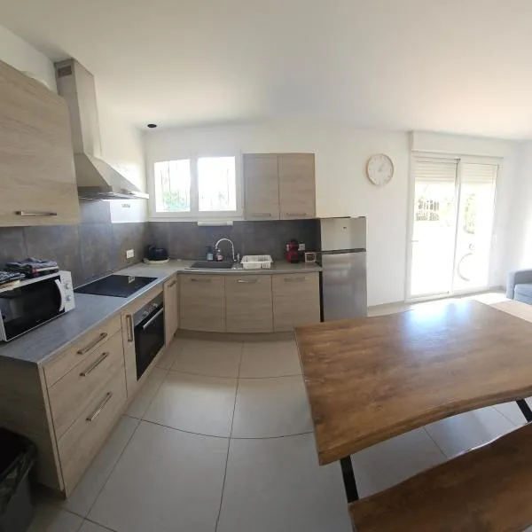 Appartement 10 min à pieds du lac rez-de-chaussée, hotel Clairvaux-les-Lacs-ban