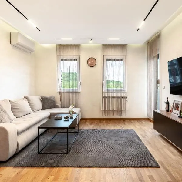 New Modern Apartments with Private Parking, ξενοδοχείο σε Leštane