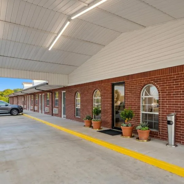 Stay Inn Checotah near Eufaula Lake، فندق في Checotah