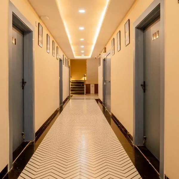 palm hotel mansarovar، فندق في جايبور