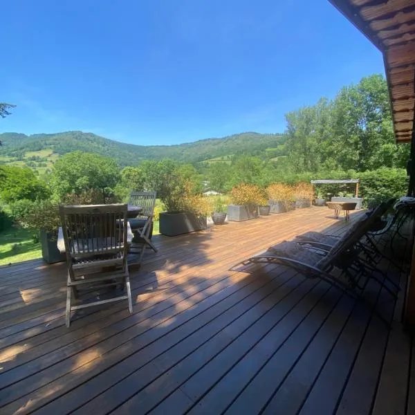 Chambre & grande Terrasse Privées, Vue Montagne - Chalet Bella Rosa, hotel in Argein