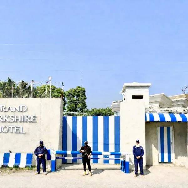 Grand Berkshire Hotel Peshawar, hotel a Peshawar