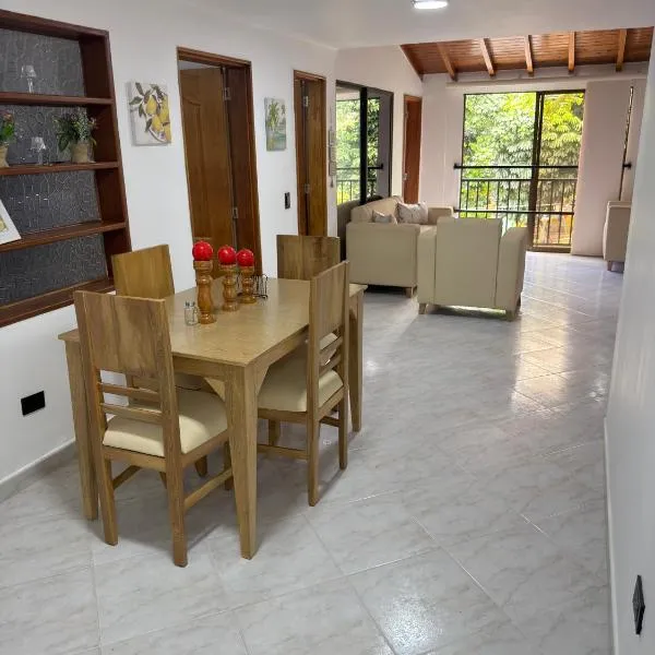 Apartamento parque Simón Bolivar โรงแรมในอิตากุย