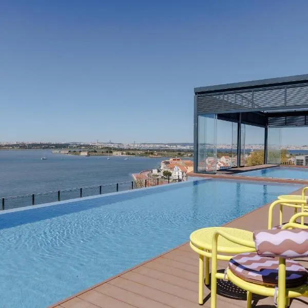 Upon Harbor - Seixal Bay Hotel, hotel en Seixal