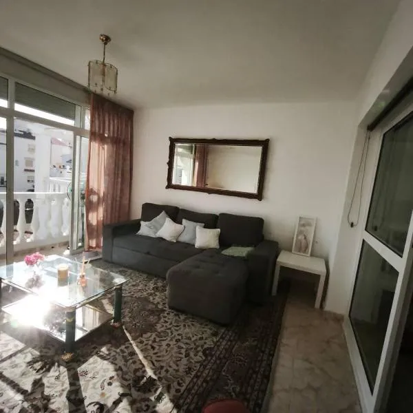 Rosa Holiday Apartment Torrox Costa, hotel in Castillo Bajo