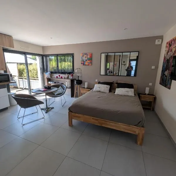 Studio Castel Binic, מלון בPordic