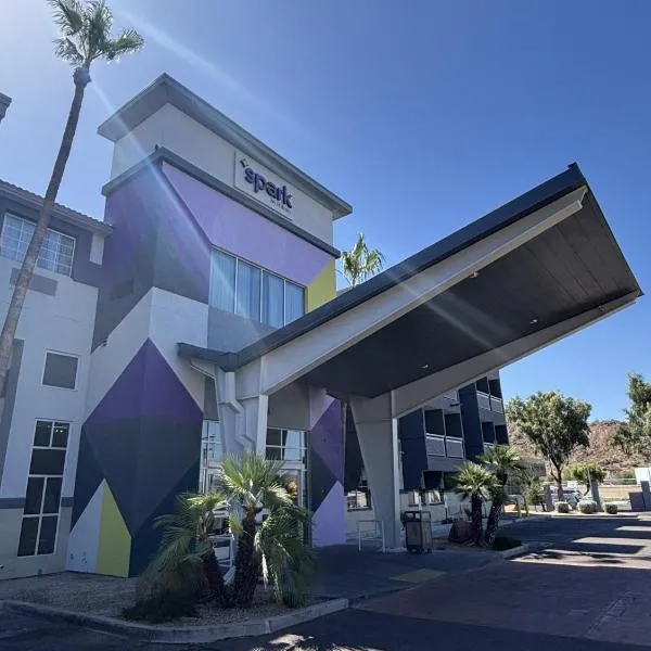 Spark by Hilton Tempe Phoenix Airport, hotelli kohteessa Tempe