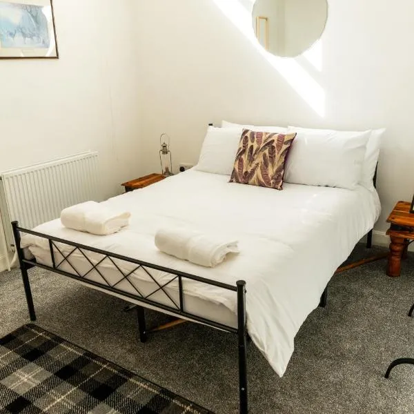 Historic Cottage Escape with free parking - 10 mins to St Andrews I 5 mins to Dundee I 5 mins to Tentsmuir Forest and Beach, hotelli kohteessa St Andrews