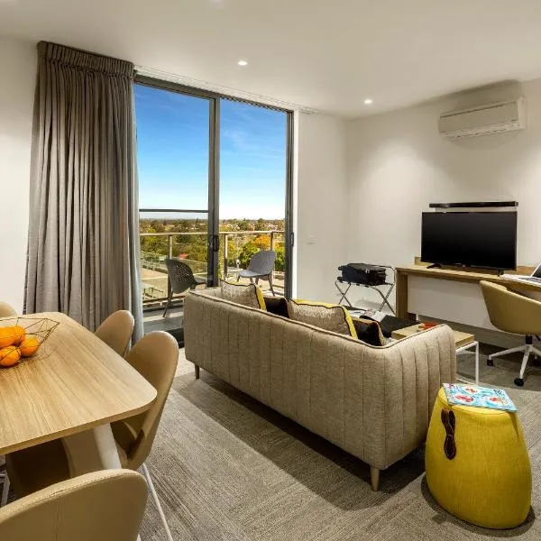 Quest Macquarie Park to Sydney Airport (SYD) premium and luxurious chauffeur service