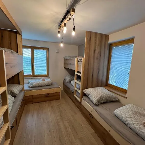 Hikers Paradise Hostel High Tatras, khách sạn ở Železničná Stanica Štrba