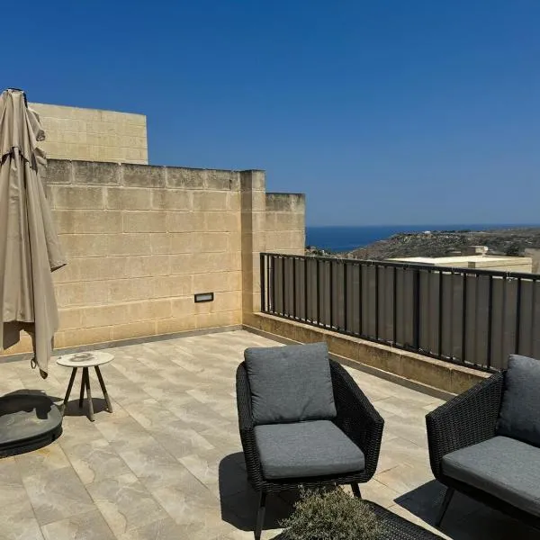 Sea Views Penthouse Apartment, hotel v destinácii Xagħra