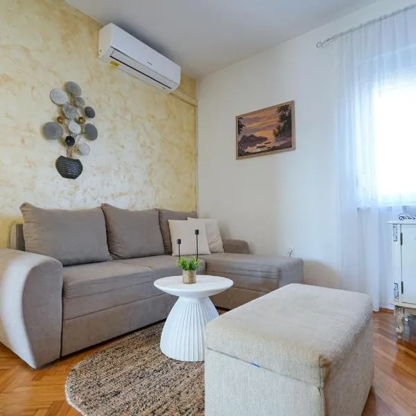 Apartment Jardin with free cowered parking, Hotel in Zadar